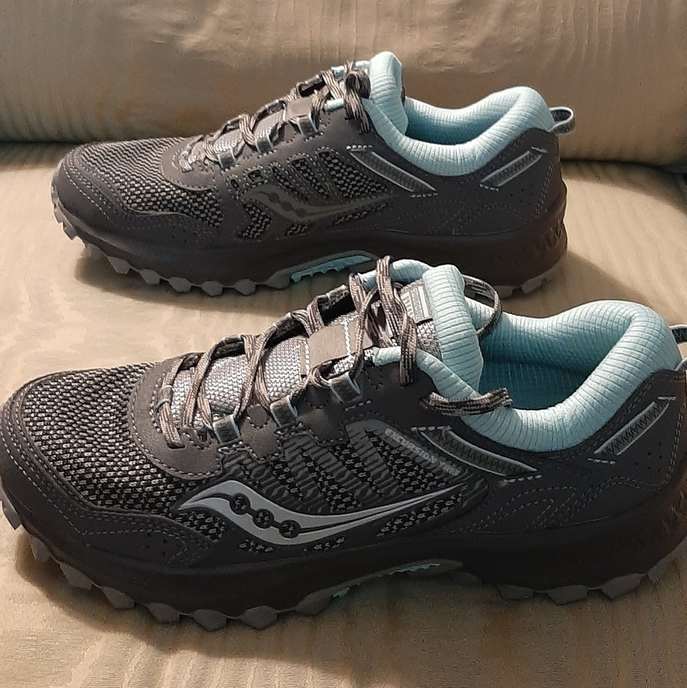 Ladies Saucony Excursion TR13 running shoe